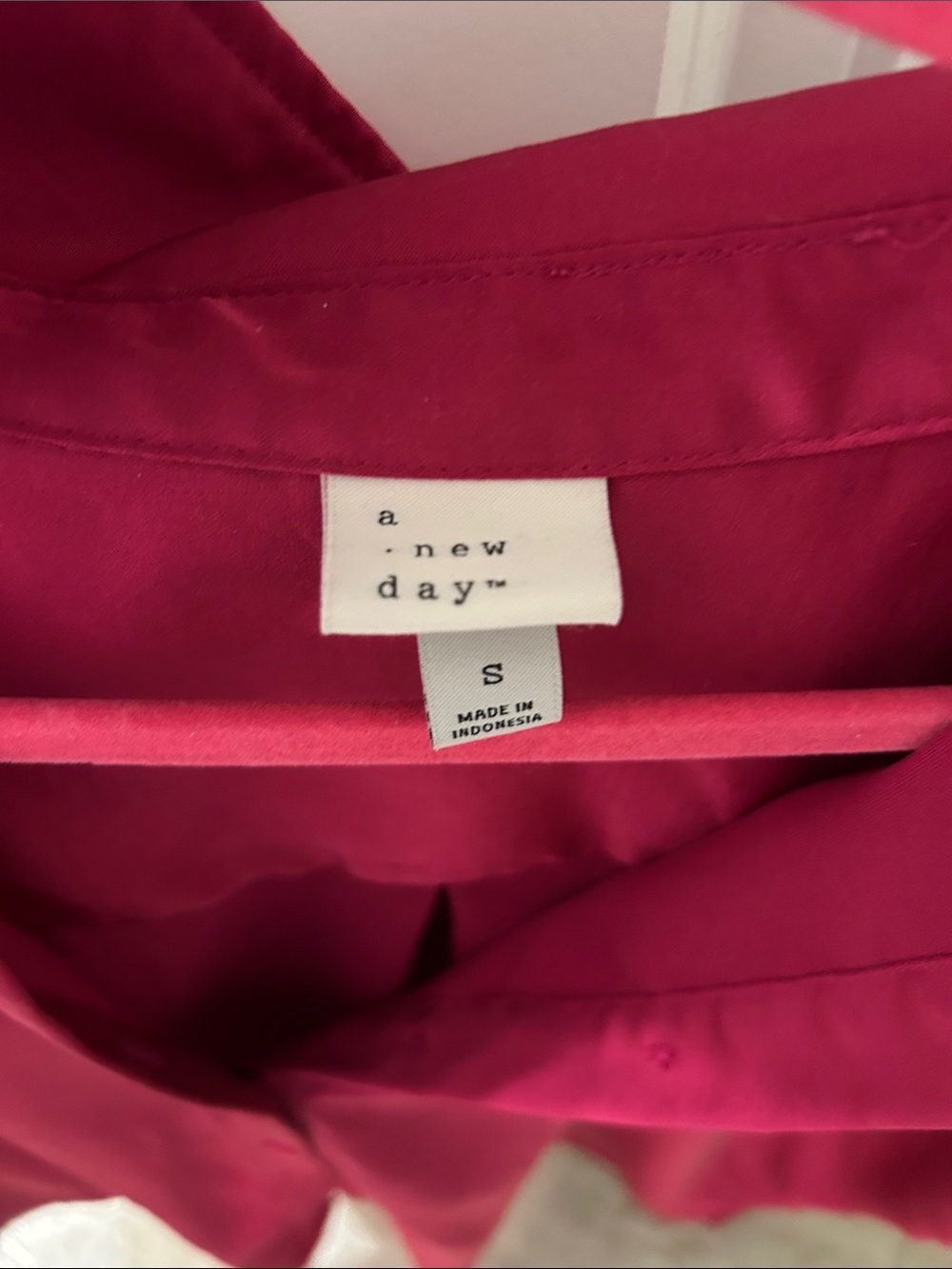 Women’s Fuchsia Button-Front Blouse! - Picture 3 of 3